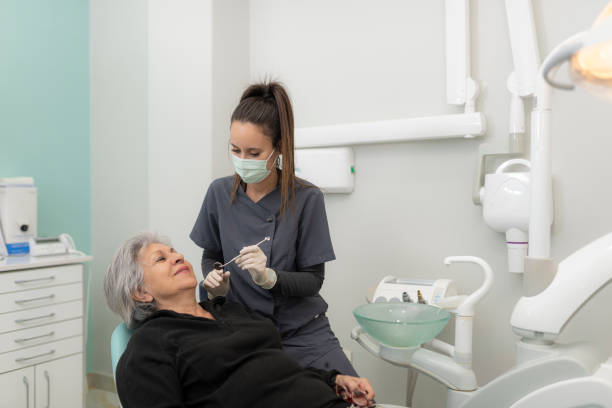 Best Broken Tooth Emergency  in Navy Yard City, WA